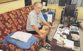 Chelato Uclés está en cuidados intensivos, el sábado se canceló la operación, su salud está muy delicada.