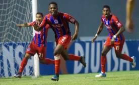 Kevin Álvarez le dio al Olimpia el triunfo ante Marathón en el Morazán. Foto Melvin Cubas