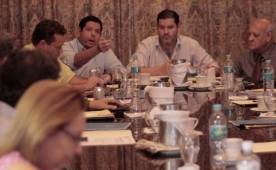 Momento en que Julio Gutiérrez debatía esta mañana en la reunión de presidentes de la Liga Nacional.