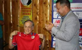 Chelato Uclés durante el acto de juramentación de la Sub17 de Costa Rica.
