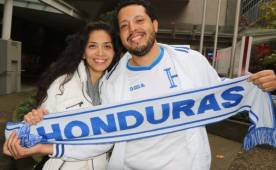 Muy sonrientes posaron para el lente de DIEZ en Vancouver. Fotos Ronal Aceituno, enviado especial.