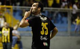 Con un vistoso gol el delantero Nicolás Cardozo puso al Real España a ganar 2-0 ante Marathón. Foto Delmer Martínez