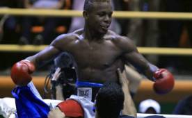 El catracho no pudo vencer al boxeador nicaragüense. La pelea terminó en empate.