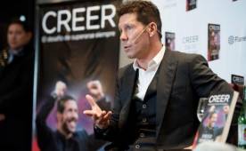 El Cholo Simeone durante la presentación de su libro Creer. Foto EFE.