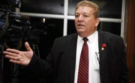 Edgardo Castro, diputado de Libre, asegura que en un informe presentado están nombres de futbolistas.