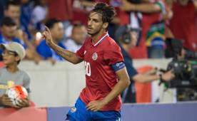 Bryan Ruiz es uno de los legionarios ticos en Europa, y de los que más podrían sufrir el calor que se presume habrá el 28 de marzo en Tegucigalpa.