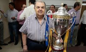 Rafael Ferrari asegura que Anthony 'Choco' Lozano podría jugar una temporada más con el Tenerife de España. Foto Juan Salgado