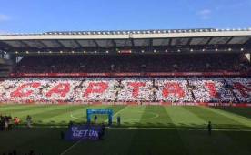 Así fue el mosaico que estaba preparado en honor a Steven Gerrard.