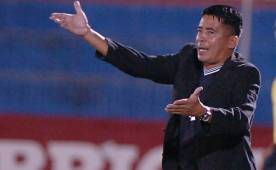 Elvin López explica que el éxito del Vida en los últimos partidos es que han mantenido un orden táctico. Foto Samuel Zelaya