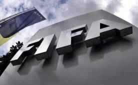 La FIFA ha sido blanco de burlas en España por el error cometido en la investigación a los juveniles del Barcelona. Foto AFP