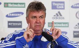 El Chelsea estaría apostando por la veteranía de Hiddink.