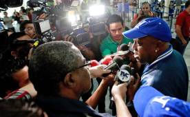 Medford fue asediado por la prensa que llegó a cubrir la llegada de la selección.