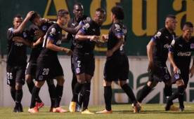 Anthony Lozano anotó los dos goles que le dieron el triunfo al Olimpia sobre Platense.