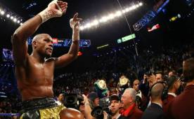El boxeador norteamericano, Floyd Mayweather, es el deportista con mejores ganancias en los últimos 12 meses.
