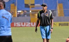 Carlos Pavón es el asistente técnico de Hernán Medford en el Real España.