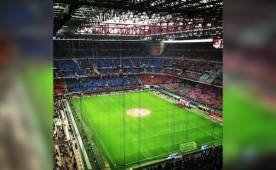 Así luce el estadio San Siro a minutos para el enfrentamiento.