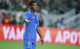 Choco Lozano vistiendo los colores de la Selección de Honduras.