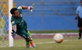 El portero del Olimpia Noel Valladares sale de titular después de más de dos meses de ser baja por lesión.