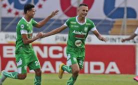 David Mendoza celebrando su primer gol en Liga Nacional con el Platense.