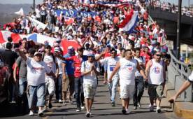 La barra Ultra Fiel de Olimpia tiene prohíbido el ingreso a Costa Rica. (DIEZ/Archivo)