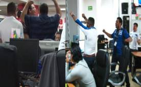 Nadie lo podía creer...ambas redacciones saltaron de emoción con el gol del catracho.