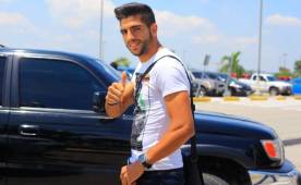 Jona Mejía al momento de su llegada a San Pedro Sula y unirse a la Selección de Honduras.