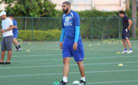 El veterano delantero Adriano se regresa a Brasil donde buscará seguir jugando fútbol. Foto Deporte Total USA