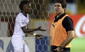 Alberth Elis marcó tres de los cinco goles con los que el Olimpia venció al Victoria en la fecha 17 en Honduras.