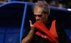 La dirigencia del Real España ratificó al técnico Mario Zanabria quien había renunciado el sábado tras caer ante Marathón. Foto Delmer Martínez.