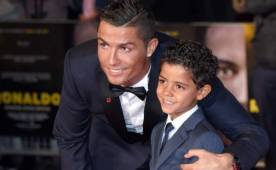 El portugués Cristiano Ronaldo ya tiene un hijo, el cual nació en 2010.