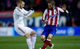 Mario Suárez ejerce una buena marca sobre los delanteros del Real Madrid.