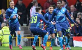 Danny Welbeck le da la victoria y el pase al Arsenal en la Copa FA. (Fotos: AFP)