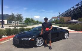 Aníbal Godoy posó días atrás con el Audi que le fue obsequiado por su buen rendimiento en la MLS.