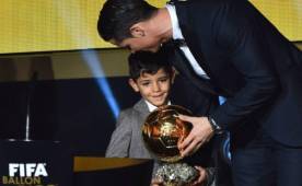 Todos se preguntan si Cristiano Ronaldo Jr. seguirá los pasos de su padre en el mundo del fútbol.
