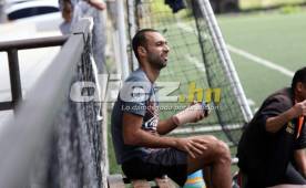 Fabio de Souza se presentó al entrenamiento del Olimpia este viernes.