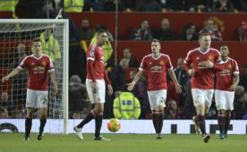 Manchester United sigue penando en la Premier League. (FOTOS: AFP)