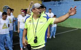 El ex jugador del Real España, Olimpia y Universidad, Francis Reyes, ahora imparte clases en la American Christian Kindergarden, School and Intitute de Santa Bárbara.