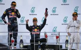 El piloto de Red Bull Daniel Ricciardo se llevó la victoria hoy en el Gran Premio de Malasia.