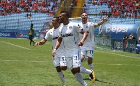 El panameño Rolando Blackburn anotó el gol de la clasificación Crema.