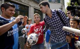 El delantero uruguayo Luis Suárez viajó hasta Lausana, Suiza para pedir una reducción de su castigo. Foto AFP
