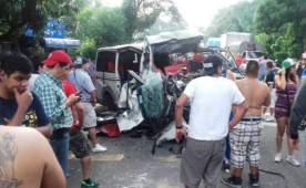 Así fue el terrible accidente que tuvo la afición de Pumas. Foto: @prensa_libre