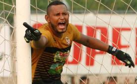 Donaldo Morales no tuvo incidencia en el juego de ida, nada pudo hacer en los dos goles del Olimpia.