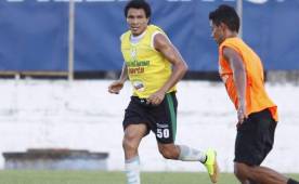 Rambo de León podría emigrar a El Salvador.
