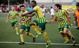 Charles Córdova marcó el tanto que le dio el triunfo al Parrillas One 2-1 ante el Lepaera FC en el primer round de semifinales del Ascenso. Foto Neptalí Romero