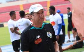 Hernán Gómez sabe que para tener esperanzas de acceder de fase en la eliminatoria, tiene que contar con gente comprometida con la selección. (FOTO: Crítica)