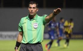 El exárbitro mexicano Felipe Ramos Rizo criticó la designación de Javier Santos para El Salvador-Honduras. 'Mandan a alguien que aún no está preparado', dijo.