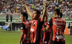 Roger Rojas se estrenó con gol en México y anotó el segunto tanto del Necaxa en el triunfo 2-1 ante Zacatepec. Foto tomada de elclarinete.com.mx