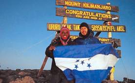 Roger Espinoza ha recuperado la sonrisa y se reporta listo para regresar a la Selección.