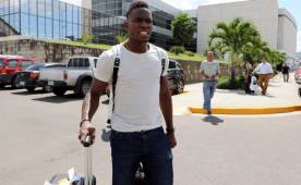 Maynor Figueroa arribó este mediodía a Tegucigalpa con los ánimos a tope para unirse a la Selección de Honduras de cara a las eliminatorias. Foto Ronald Aceituno
