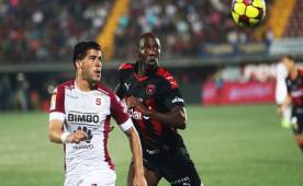 El clásico entre Alajuelense y Saprissa se llevó a cabo este fin de semana en Costa Rica con victoria para los rojinegros.